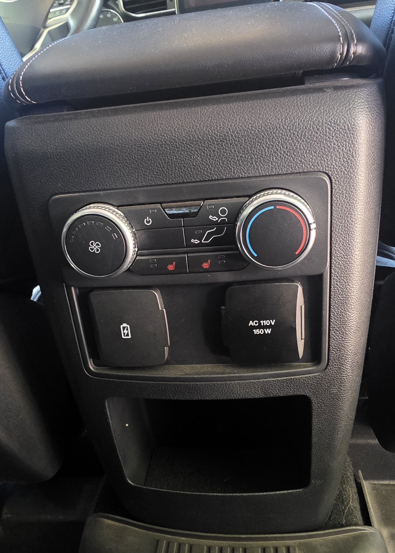 Used 2021 Ford Explorer Limited w/ Hybrid Equipment Group 310A AWD/4WD image 5