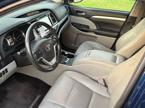 Used 2015 Toyota Highlander XLE FWD image 9