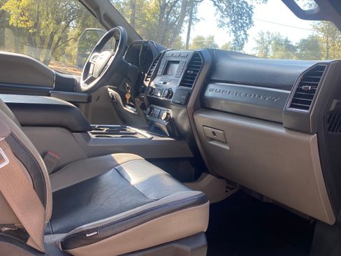Used 2019 Ford F250 XLT w/ XLT Value Package AWD/4WD image 1