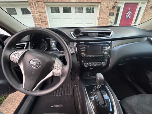 Used 2015 Nissan Rogue SV AWD/4WD image 4
