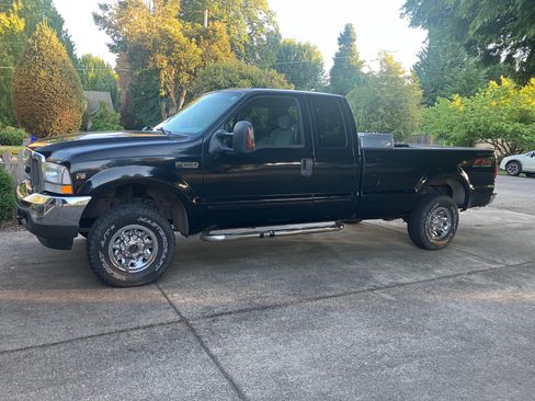 Used 2003 Ford F250 XL AWD/4WD image 4