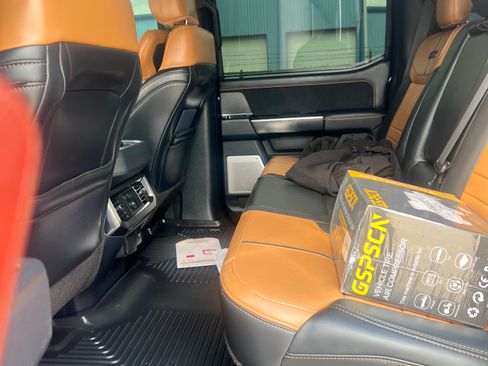 Used 2023 Ford F350 Platinum w/ FX4 Off-Road Package image 11