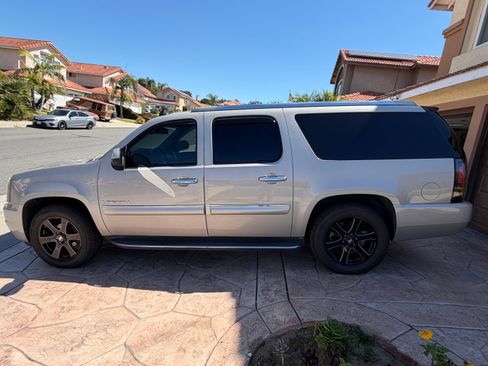 Used 2007 GMC Yukon XL Denali AWD/4WD image 8
