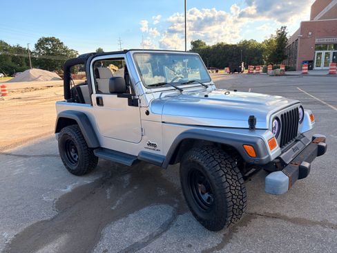 Used 2003 Jeep Wrangler SE AWD/4WD image 8