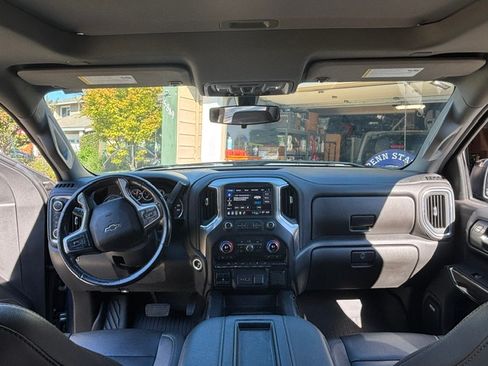 Used 2022 Chevrolet Silverado 1500 RST AWD/4WD image 2