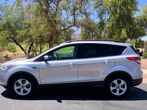 Used 2014 Ford Escape SE w/ Equipment Group 201A AWD/4WD image 1