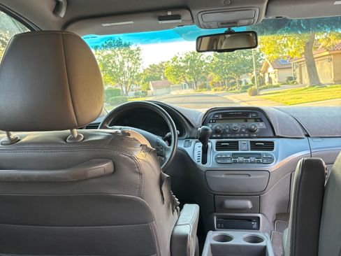 Used 2010 Honda Odyssey EX-L image 4