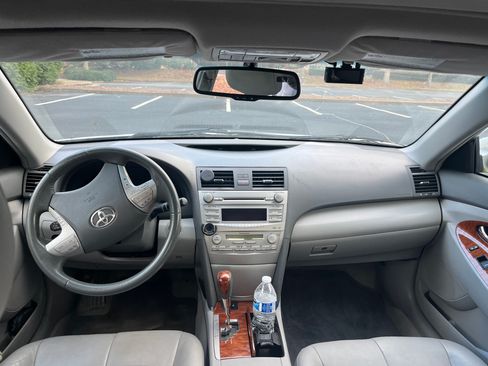 Used 2011 Toyota Camry XLE image 18