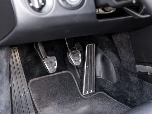 Used 2011 Porsche 911 4 Coupe image 31