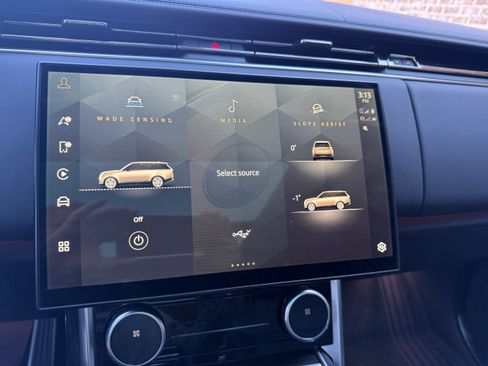 Used 2023 Land Rover Range Rover First Edition image 5