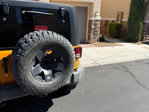 Used 2013 Jeep Wrangler Unlimited Sport AWD/4WD image 12