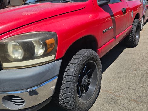 Used 2006 Dodge Ram 1500 Truck ST RWD image 2