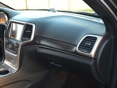 Used 2014 Jeep Grand Cherokee Limited w/ Luxury Group II image 14