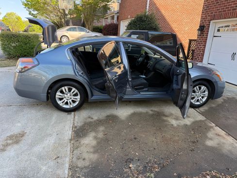 Used 2010 Nissan Altima 2.5 S w/ Convenience Pkg image 6