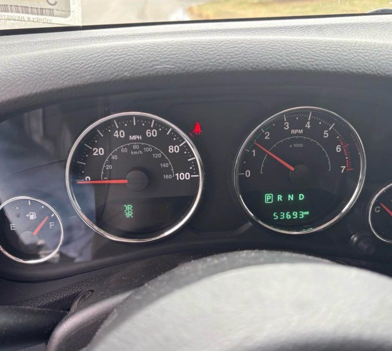 Used 2018 Jeep Wrangler Unlimited Sahara w/ Connectivity Group AWD/4WD image 10