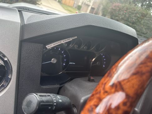 Used 2011 Ford F250 Lariat w/ Lariat Ultimate Pkg image 14