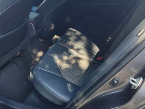 Used 2020 Toyota Camry SE w/ Preferred Accessory Package image 4