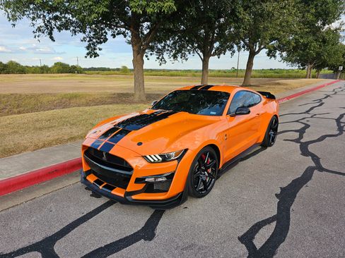 Used 2021 Ford Mustang Shelby GT500 w/ Carbon Fiber Handling Package image 1