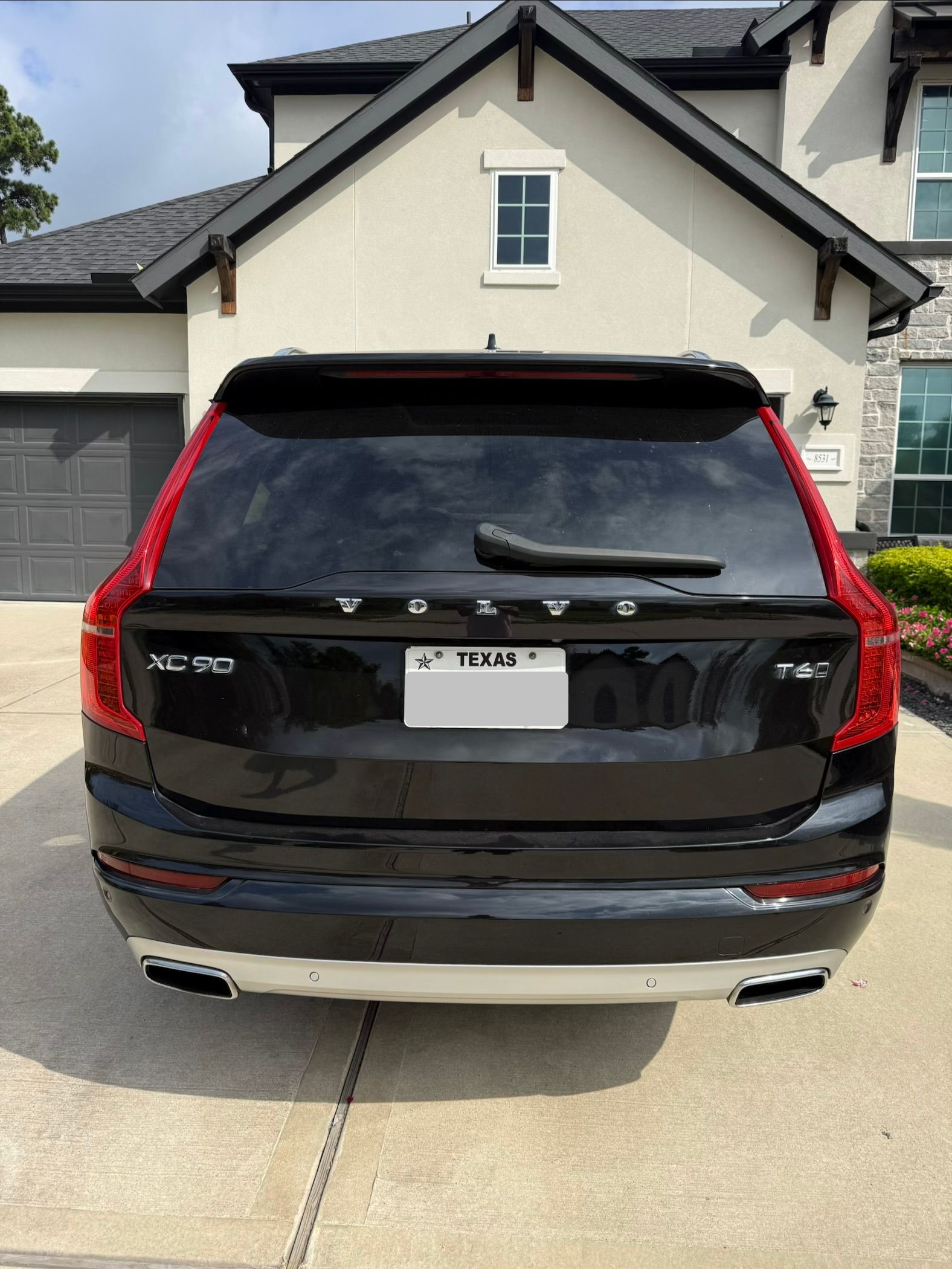 Used 2020 Volvo XC90 T6 Momentum w/ Protection Package AWD/4WD image 2