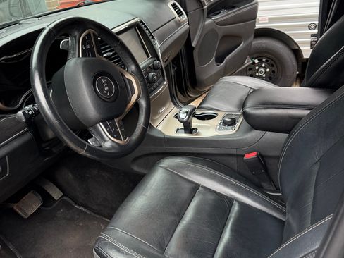 Used 2014 Jeep Grand Cherokee Limited w/ Trailer Tow Group IV AWD/4WD image 2