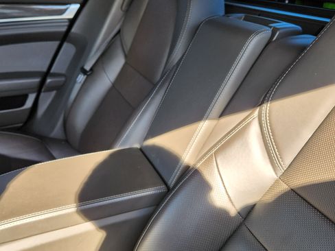 Used 2016 Porsche Panamera Turbo image 19