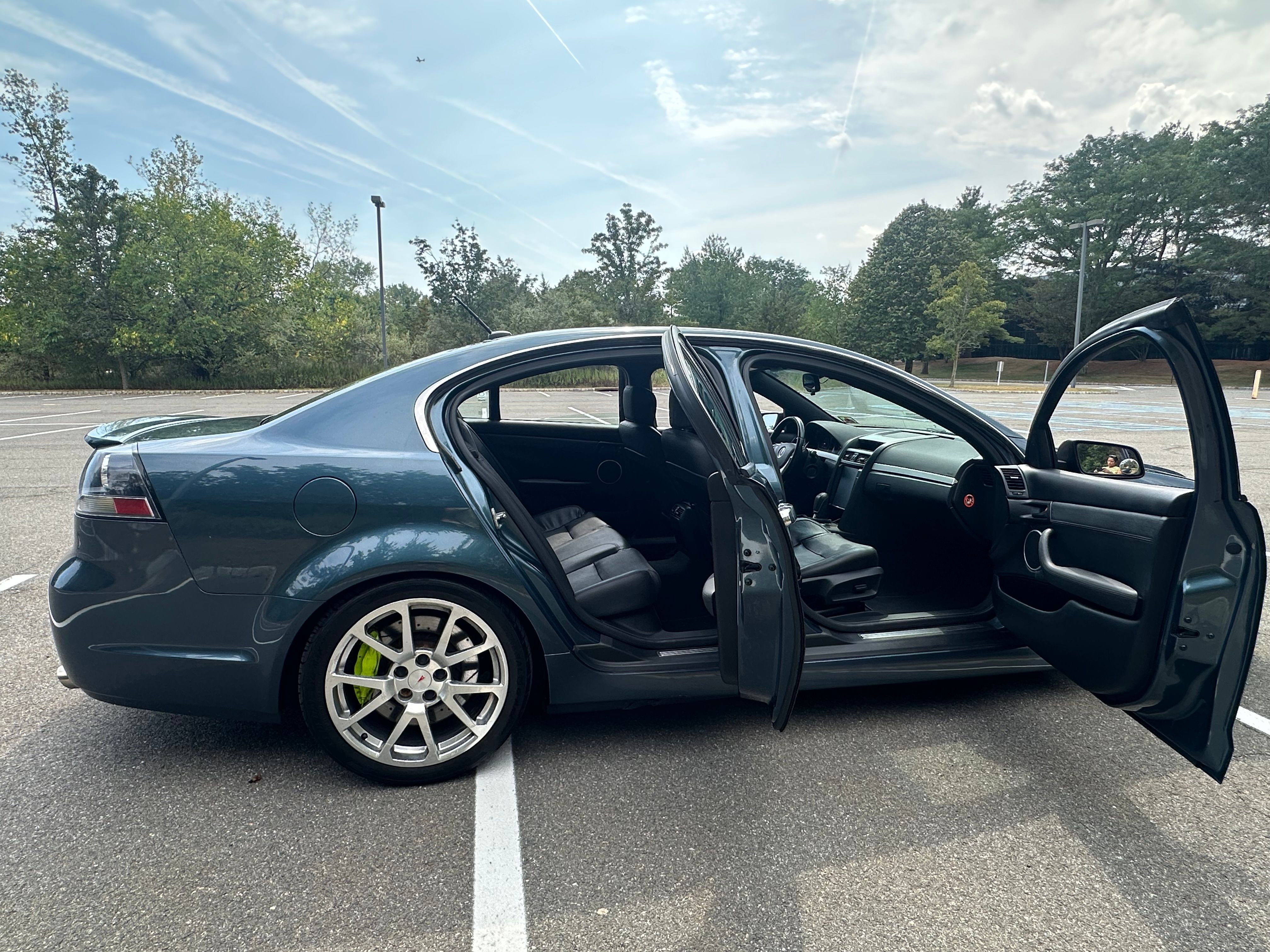 Used 2009 Pontiac G8 GT w/ Premium Package RWD image 13