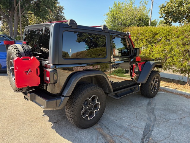 Used 2023 Jeep Wrangler Rubicon w/ Cold Weather Group AWD/4WD image 16