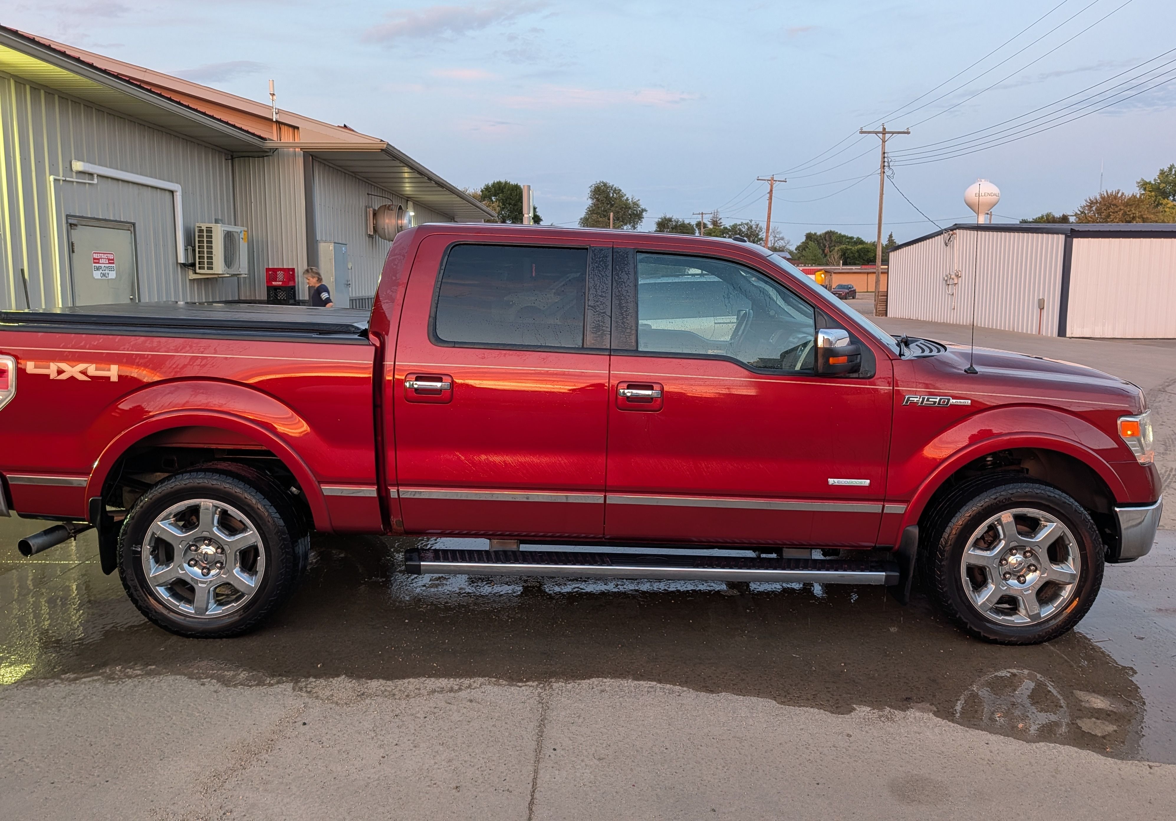Used 2014 Ford F150 Lariat w/ Equipment Group 502A Luxury AWD/4WD image 2