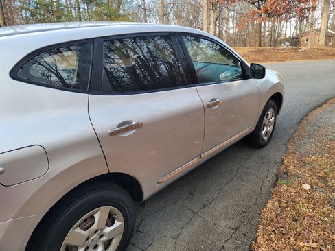 Used 2011 Nissan Rogue S image 6
