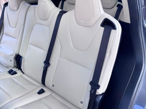 Used 2018 Tesla Model X 100D image 10