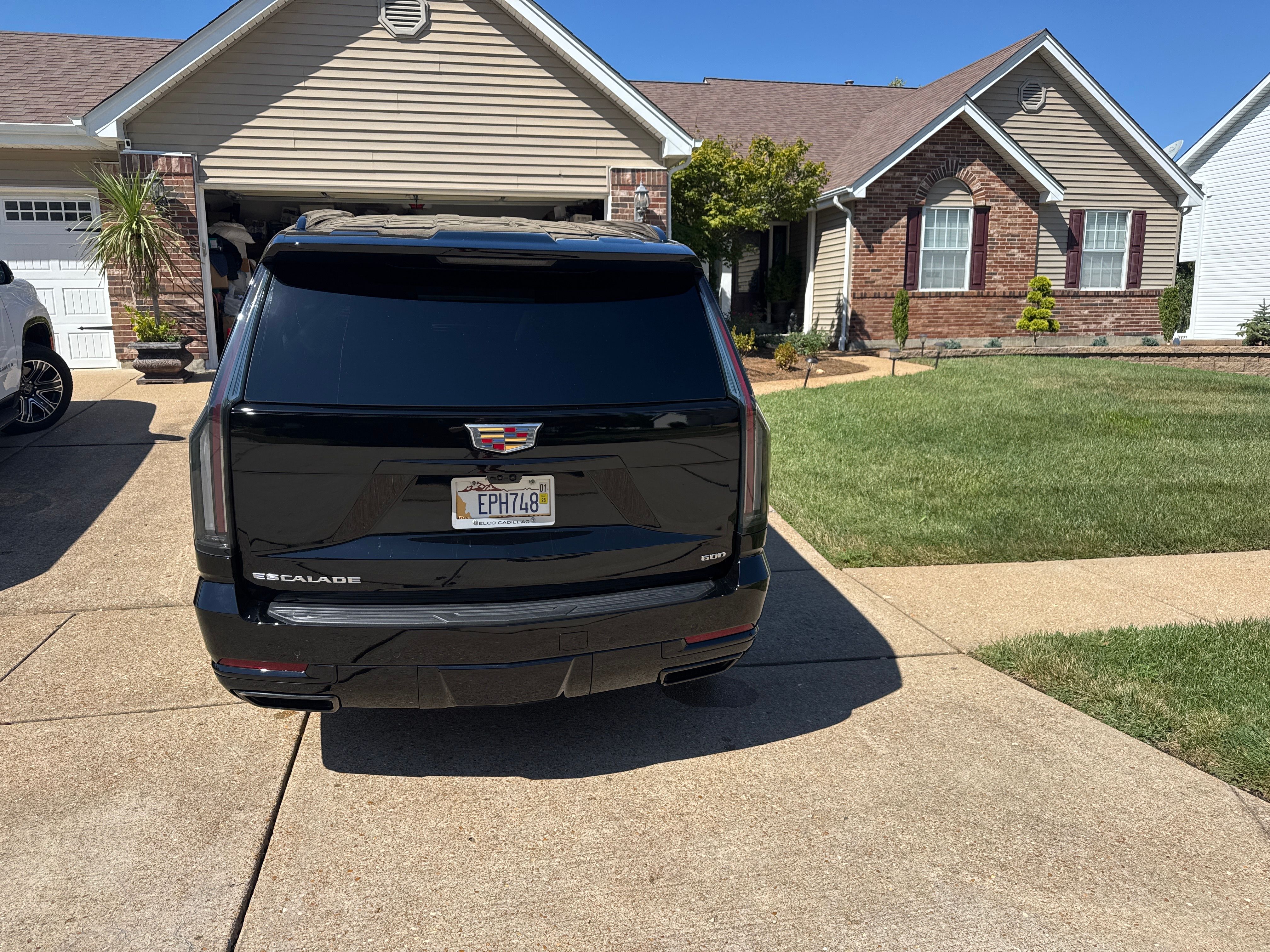 Used 2025 Cadillac Escalade Sport Platinum w/ LPO, Floor Liner Package AWD/4WD image 5