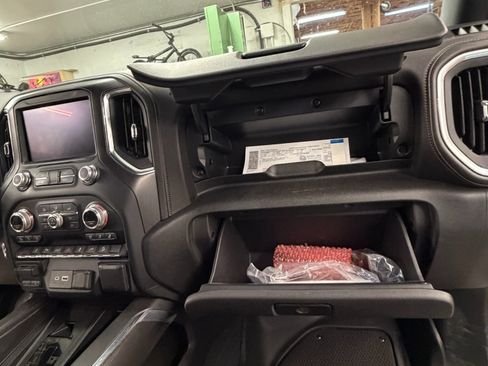 Used 2022 GMC Sierra 3500 AT4 w/ AT4 Premium Plus Package image 27