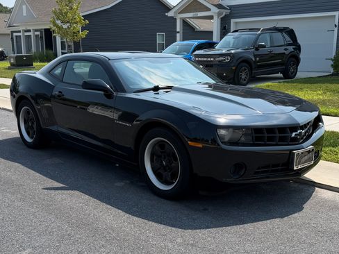 Used 2012 Chevrolet Camaro LS RWD image 9