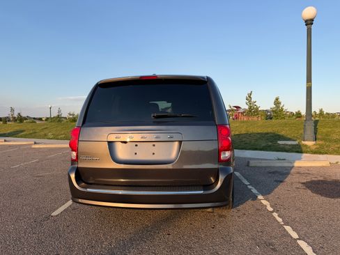 Used 2014 Dodge Grand Caravan SE FWD image 21