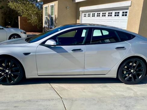 Used 2016 Tesla Model S 90D image 8