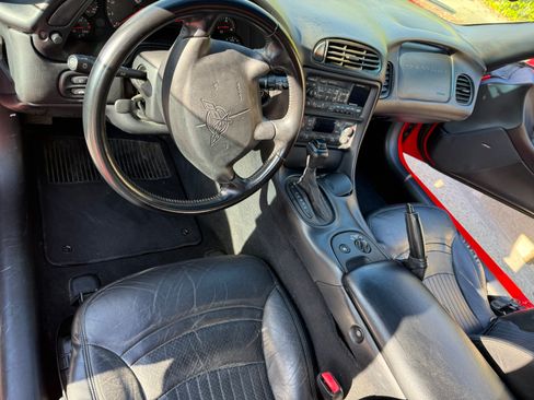 Used 1998 Chevrolet Corvette Coupe w/ Roof Pkg image 13