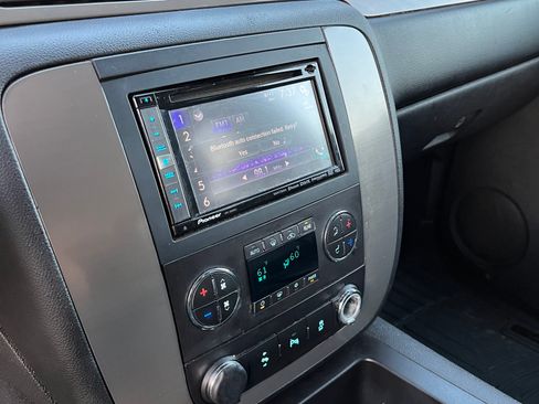 Used 2014 GMC Yukon XL SLT w/ SLT-2 Equipment Package image 12