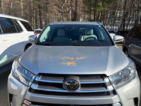 Used 2019 Toyota Highlander Limited Platinum image 5