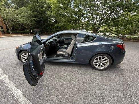 Used 2013 Hyundai Genesis 2.0T image 12