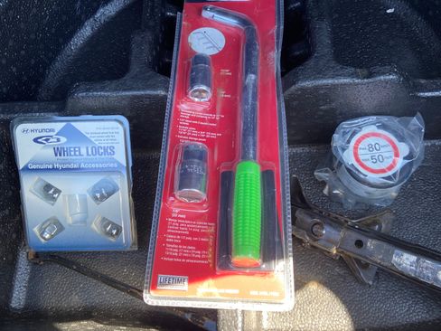 Used 2011 Hyundai Elantra GLS w/ Preferred Equipment Pkg 3 image 9