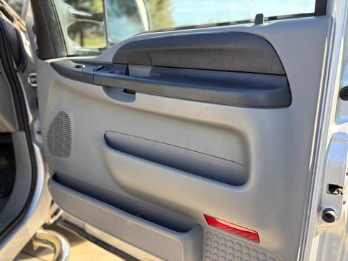 Used 2005 Ford F350 XLT image 15