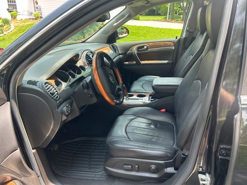 Used 2009 Buick Enclave CXL w/ Entertainment Package #4 image 9