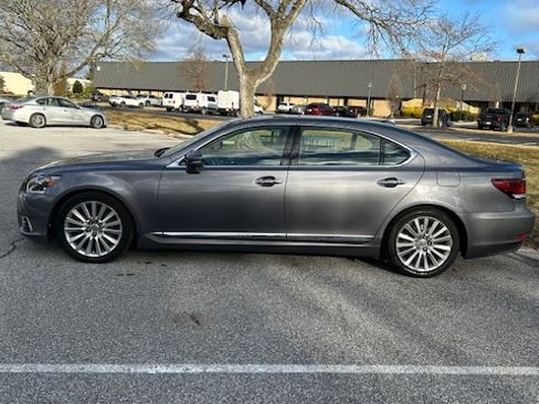 Used 2016 Lexus LS 460 L image 4