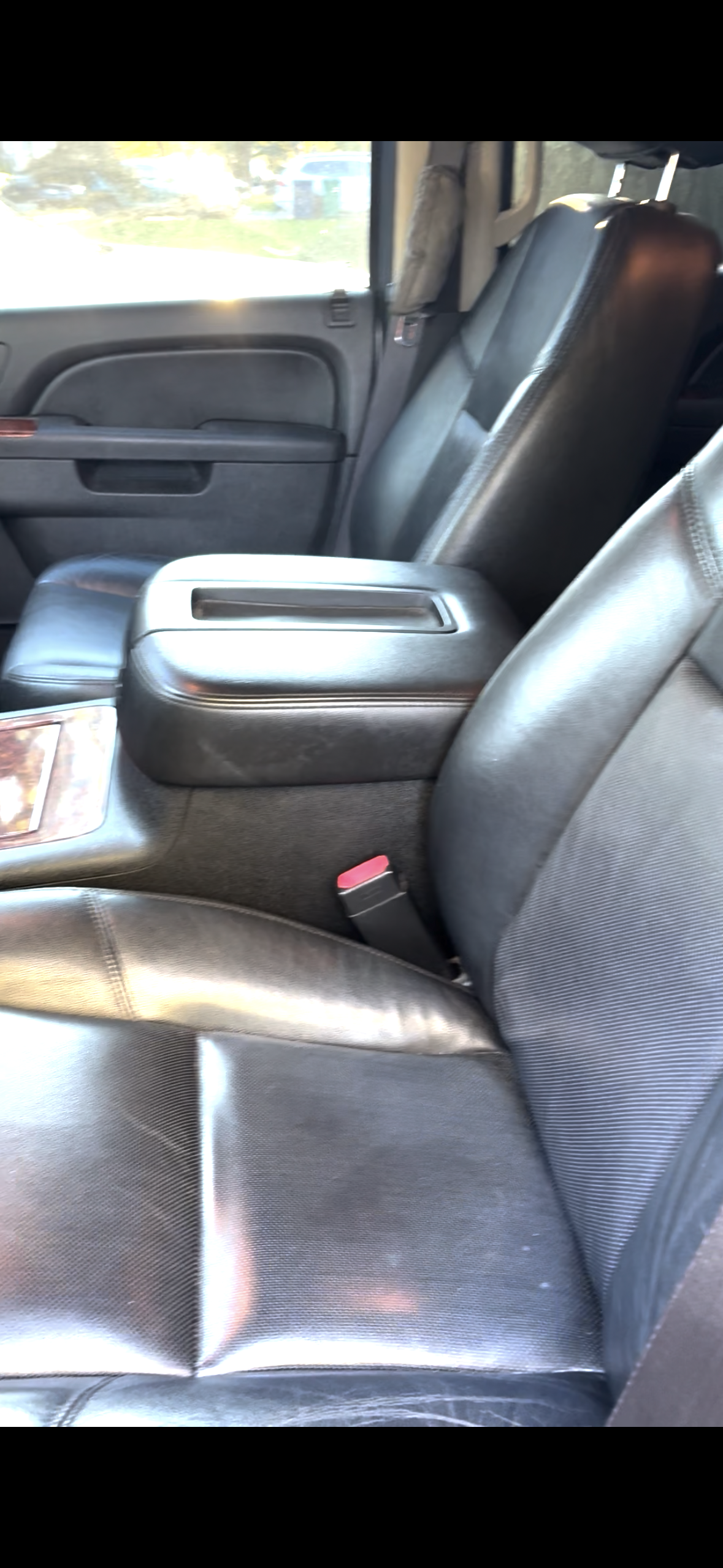 Used 2012 Chevrolet Avalanche LTZ AWD/4WD image 10