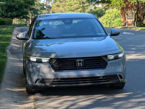 Used 2024 Honda Accord Touring image 1