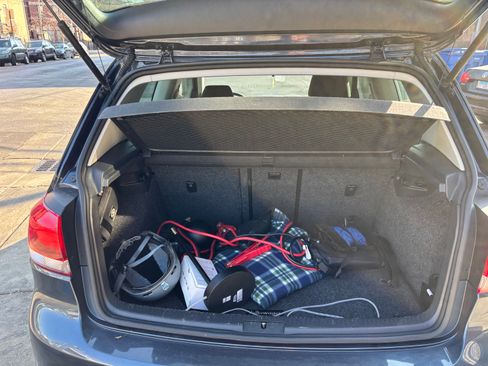 Used 2013 Volkswagen Golf 2-Door FWD image 10