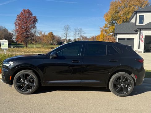 Used 2022 Buick Envision Essence w/ Technology Package II image 1