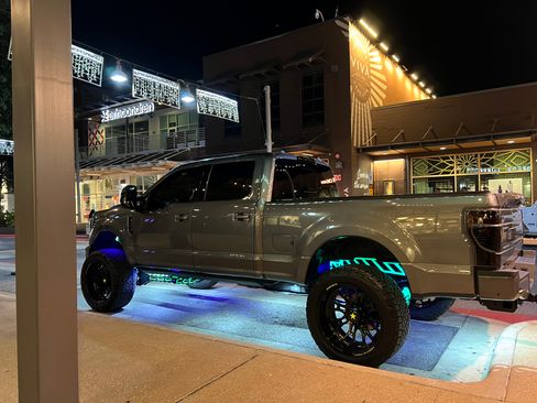 Used 2022 Ford F250 Limited image 4