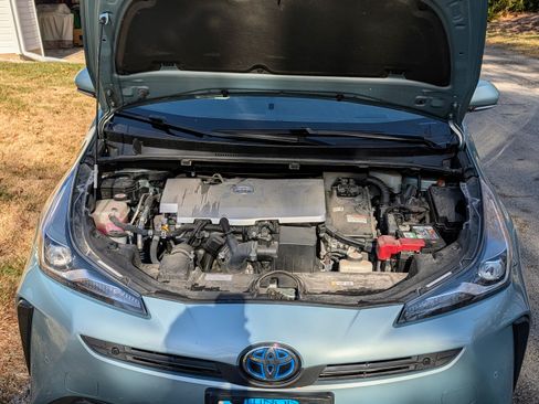 Used 2019 Toyota Prius Limited image 9