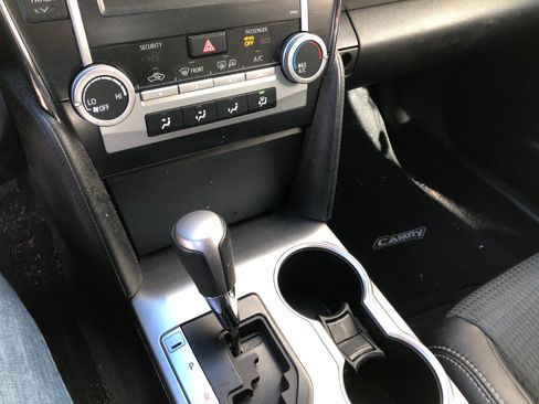 Used 2013 Toyota Camry SE image 8